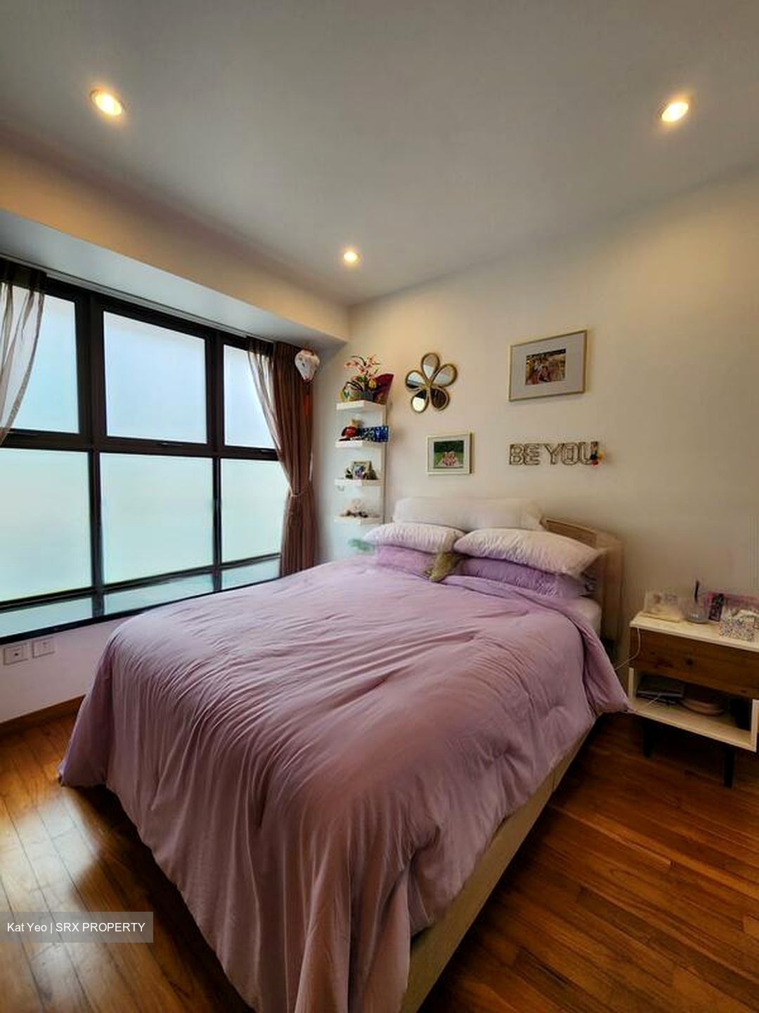 Holland Link (D10), Terrace #451619381